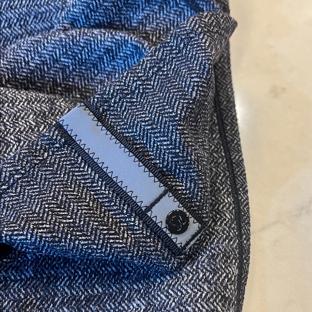 Lululemon bundle Crossbody Bag, scarf and 2 headbands‎ - Picture 8 of 8